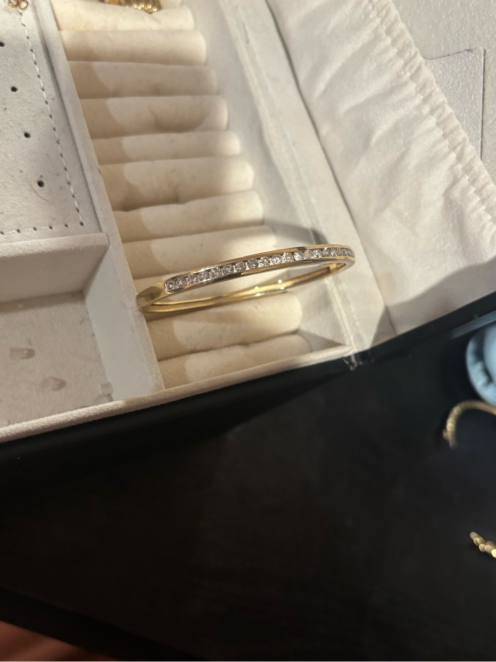 14k yellow gold with lab diamonds bangle bracelet - Picture 3 of 7